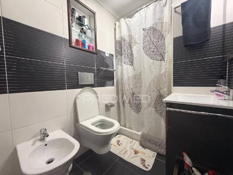 Apartamento t2 totalmente remodelado no centro do pinhal novo