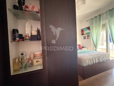 Apartamento t2 totalmente remodelado no centro do pinhal novo