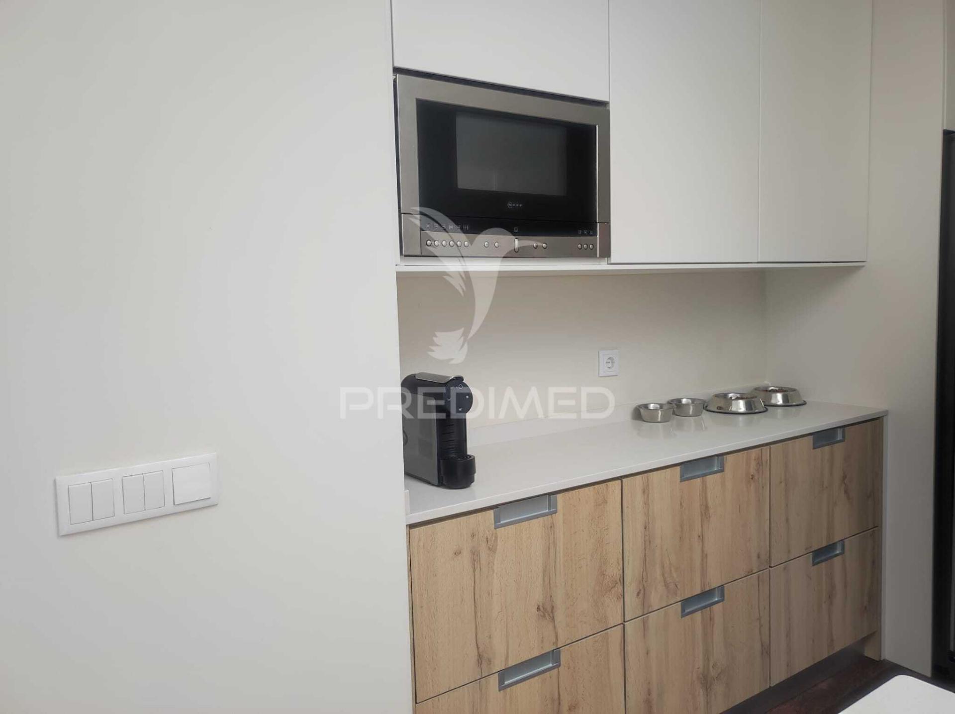 Moradia t4 totalmente renovada com 2 suites, garagem e espaço exterior, em sôsa