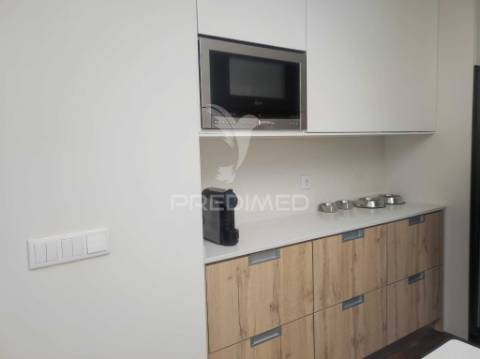 Moradia t4 totalmente renovada com 2 suites, garagem e espaço exterior, em sôsa