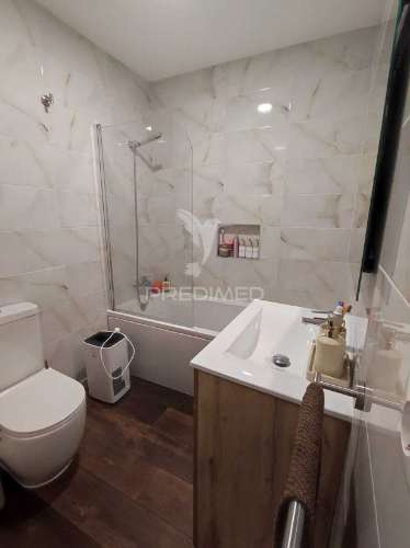 Moradia t4 totalmente renovada com 2 suites, garagem e espaço exterior, em sôsa