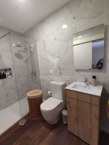 Moradia t4 totalmente renovada com 2 suites, garagem e espaço exterior, em sôsa