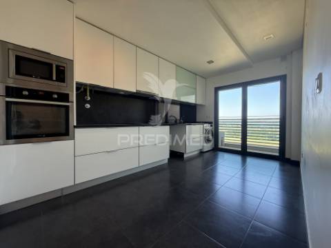 Apartamento t3 com garagem e elevador | torres novas