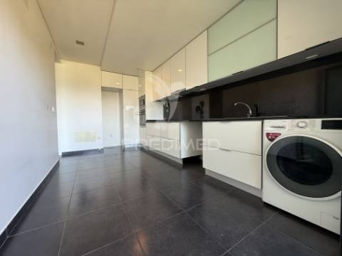 Apartamento t3 com garagem e elevador | torres novas