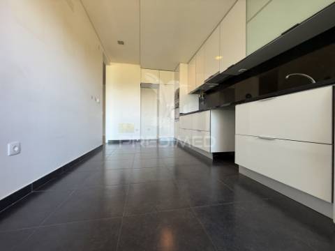 Apartamento t3 com garagem e elevador | torres novas