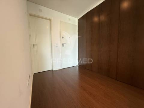 Apartamento t3 com garagem e elevador | torres novas