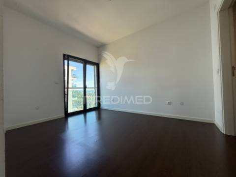 Apartamento t3 com garagem e elevador | torres novas
