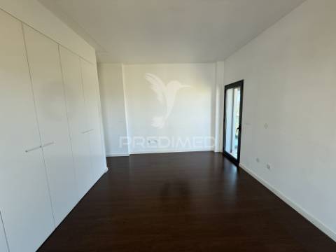 Apartamento t3 com garagem e elevador | torres novas
