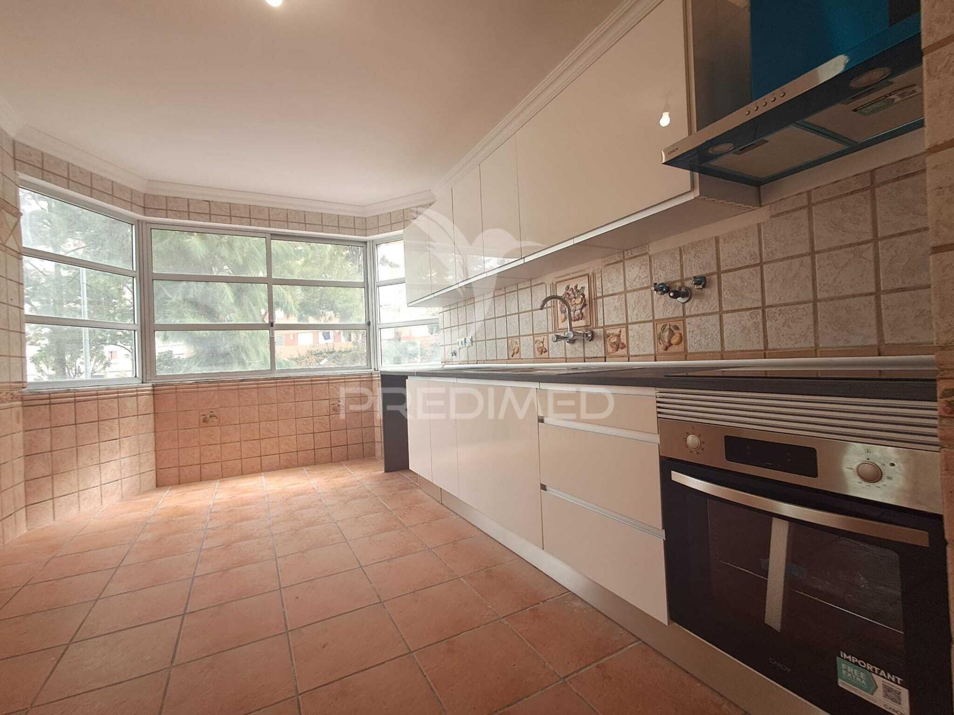 Apartamento t2+1 renovado | marquises | arrecadação | elevador | tapada das mercês