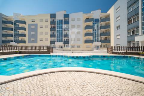 Apartamento t1+1 no condominio quinta do solar (carregado)