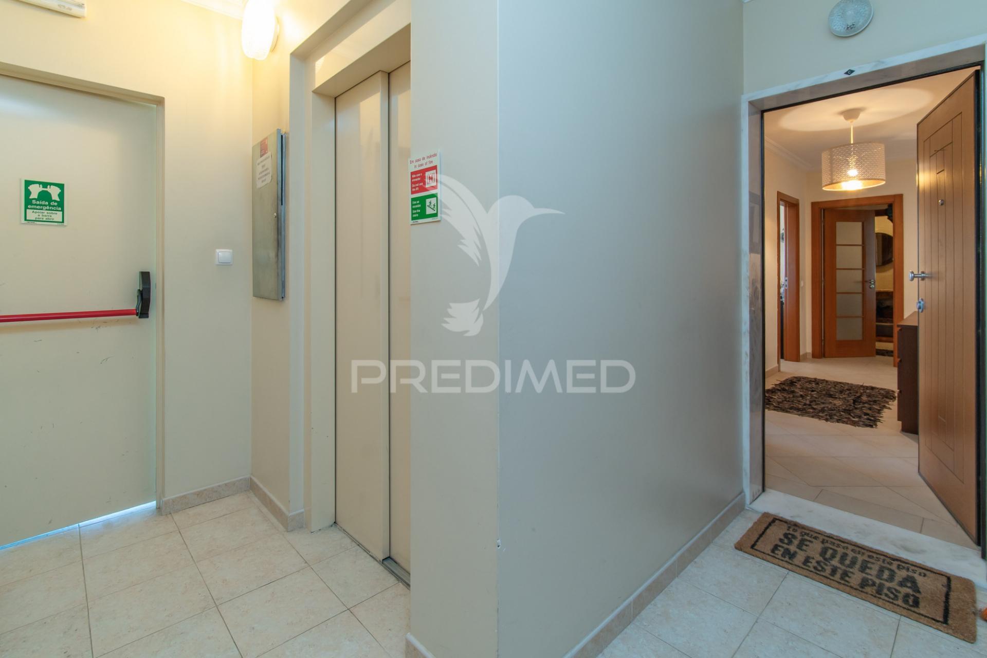 Apartamento t1+1 no condominio quinta do solar (carregado)