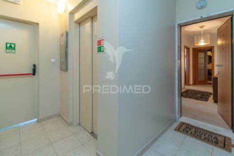 Apartamento t1+1 no condominio quinta do solar (carregado)