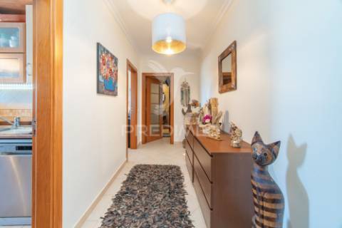 Apartamento t1+1 no condominio quinta do solar (carregado)