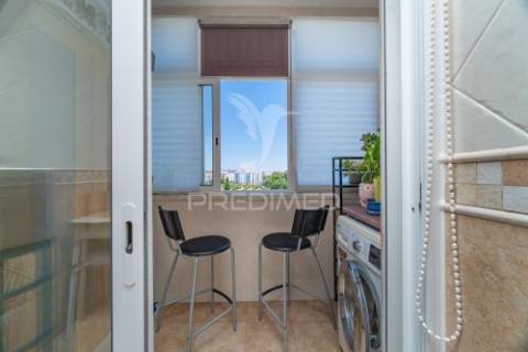 Apartamento t1+1 no condominio quinta do solar (carregado)