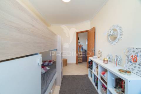 Apartamento t1+1 no condominio quinta do solar (carregado)