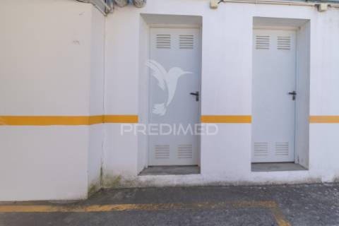 Apartamento t1+1 no condominio quinta do solar (carregado)