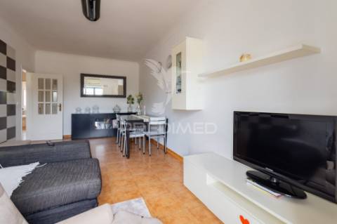 Moradia bi-familiar de gaveto t2 com garagem!