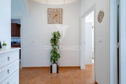 Moradia bi-familiar de gaveto t2 com garagem!