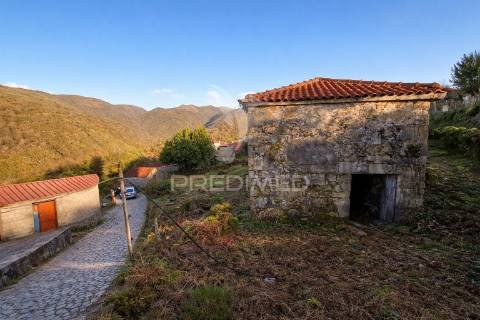 Moradia em pedra p/ restauro - parque nacional peneda-gerês