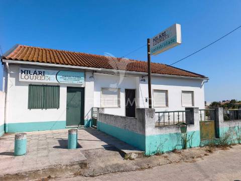 Moradia + loja / escritório + terreno
