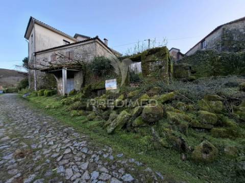 Moradia em p/restauro no parque nacional - peneda-gerês
