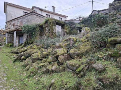 Moradia em p/restauro no parque nacional - peneda-gerês