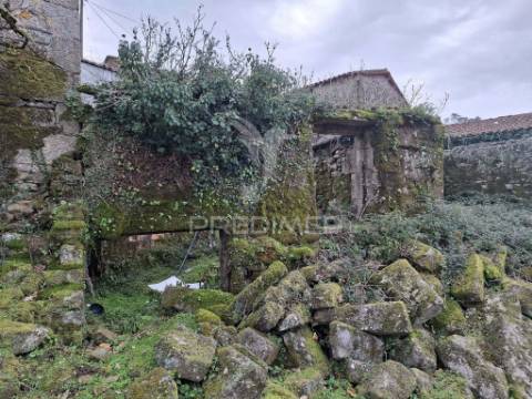 Moradia em p/restauro no parque nacional - peneda-gerês