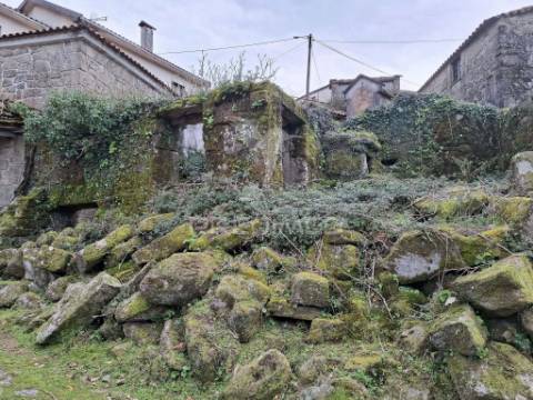 Moradia em p/restauro no parque nacional - peneda-gerês