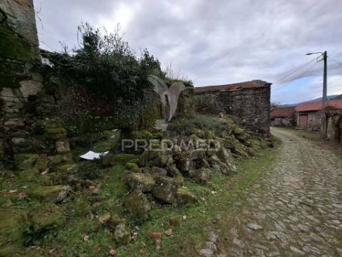 Moradia em p/restauro no parque nacional - peneda-gerês
