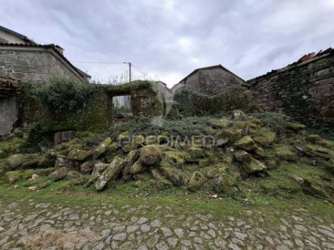 Moradia em p/restauro no parque nacional - peneda-gerês