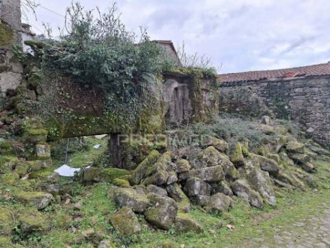 Moradia em p/restauro no parque nacional - peneda-gerês
