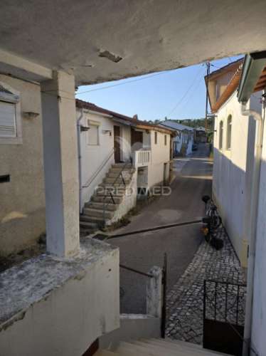 Moradia t3  bruscos vila seca condeixa-a-nova