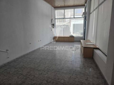 Loja comercial no centro de castro verde | excelente visibilidade