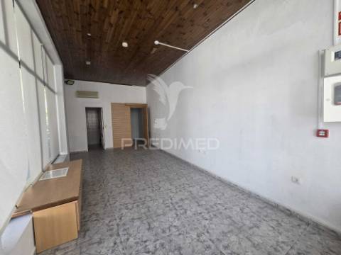 Loja comercial no centro de castro verde | excelente visibilidade