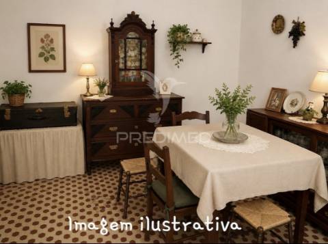 Moradia t2 para remodelação - barrada