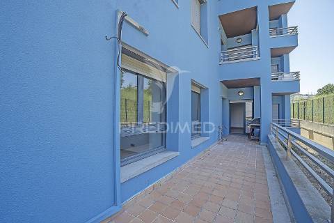 T2 com piscina no prestigiado edifício varandas da lezíria | centro de vila franca de xira.