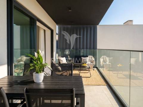 Quarteira - apartamento com 4 suítes a 100 metros da praia