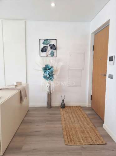 Quarteira - apartamento com 4 suítes a 100 metros da praia