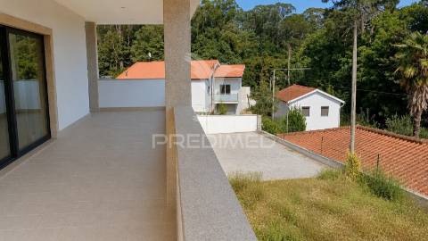 Moradia t3 com espaço exterior em airães, felgueiras