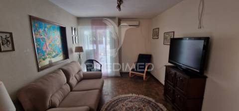 Moradia t2+1 renovada no bairro da chasa - conforto, luz e funcionalidade