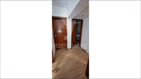 Moradia t2+1 renovada no bairro da chasa - conforto, luz e funcionalidade