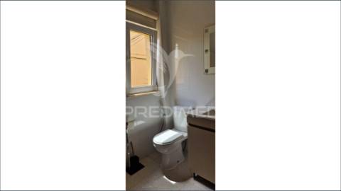 Moradia t2+1 renovada no bairro da chasa - conforto, luz e funcionalidade