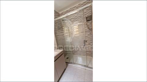 Moradia t2+1 renovada no bairro da chasa - conforto, luz e funcionalidade