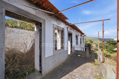 Ruína para recuperação com terreno de 1.440 m² | gaula