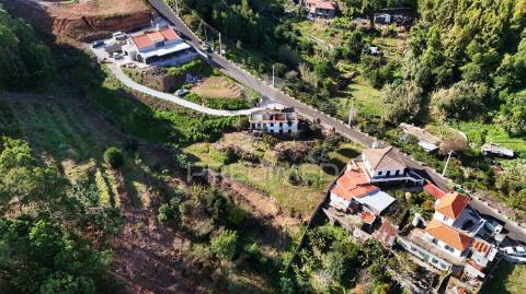 Ruína para recuperação com terreno de 1.440 m² | gaula