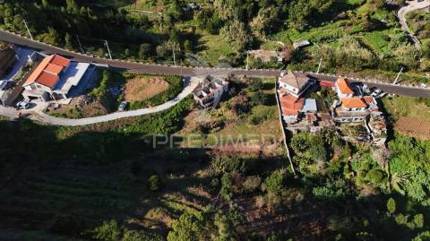 Ruína para recuperação com terreno de 1.440 m² | gaula
