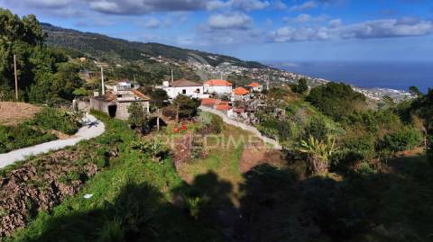Ruína para recuperação com terreno de 1.440 m² | gaula