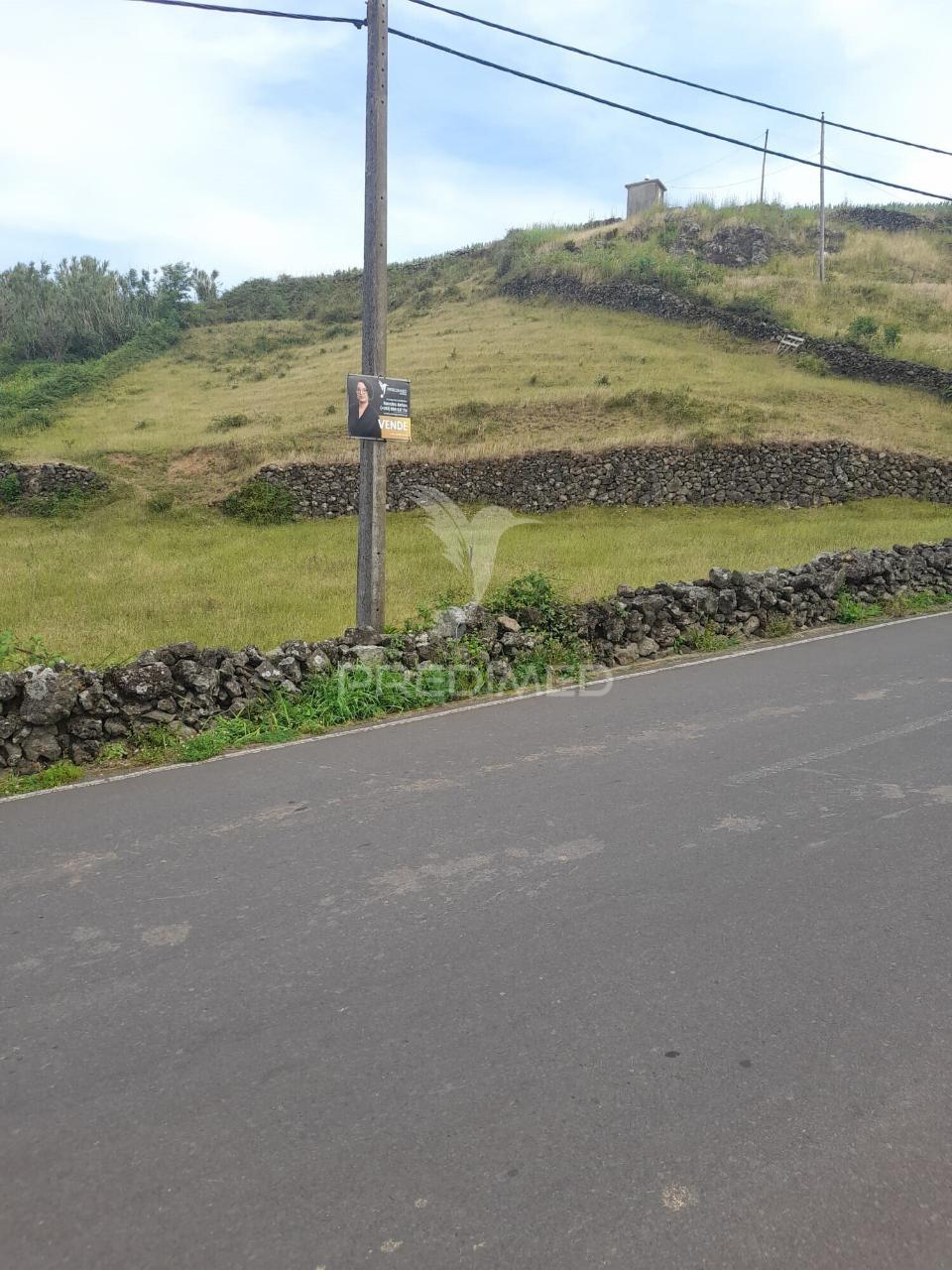 Terreno urbano com potencial de construção – vila nova, praia da vitória