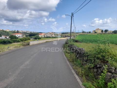 Terreno urbano com potencial de construção – vila nova, praia da vitória