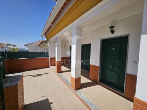 Moradia t3 com quintal - garagem - bairro europa- elvas